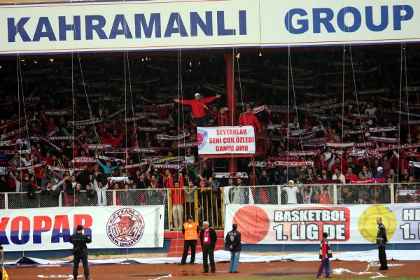 Şeytanlardan sert açıklama Şeytanlardan sert açıklama